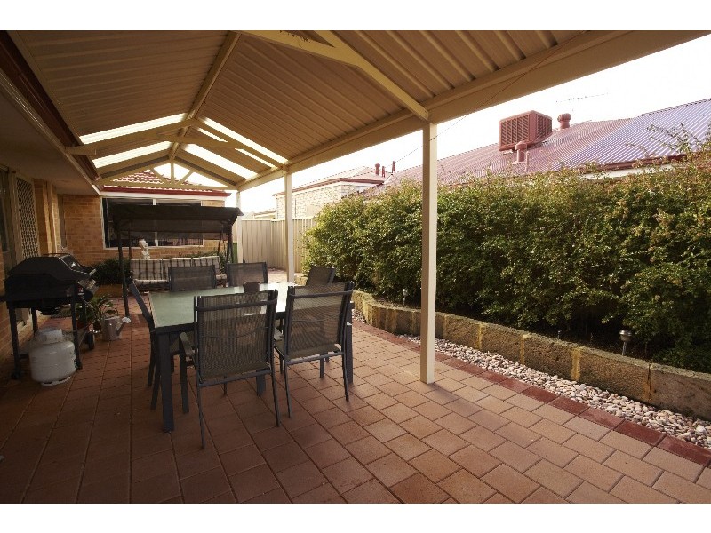 15 Frampton Crescent, Canning Vale WA 6155