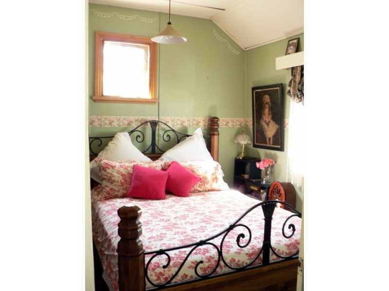 46 Ebden St, Heathcote VIC 3523