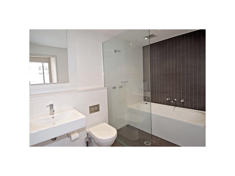 4 Lewis Avenue, Rhodes NSW 2138