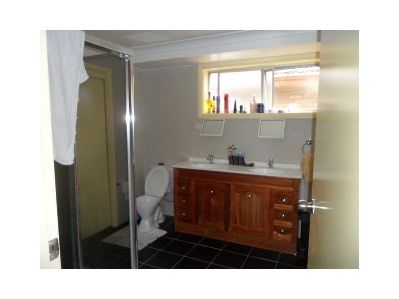 Edensor Park NSW 2176