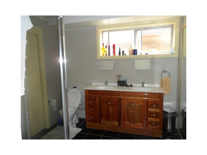 Edensor Park NSW 2176