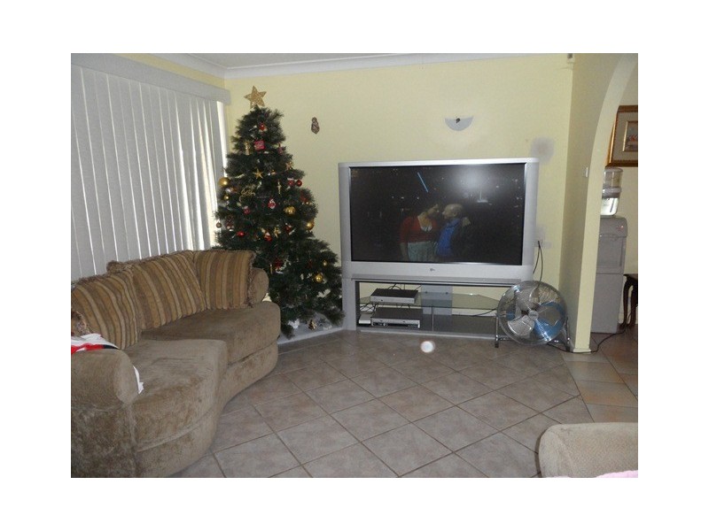 Edensor Park NSW 2176