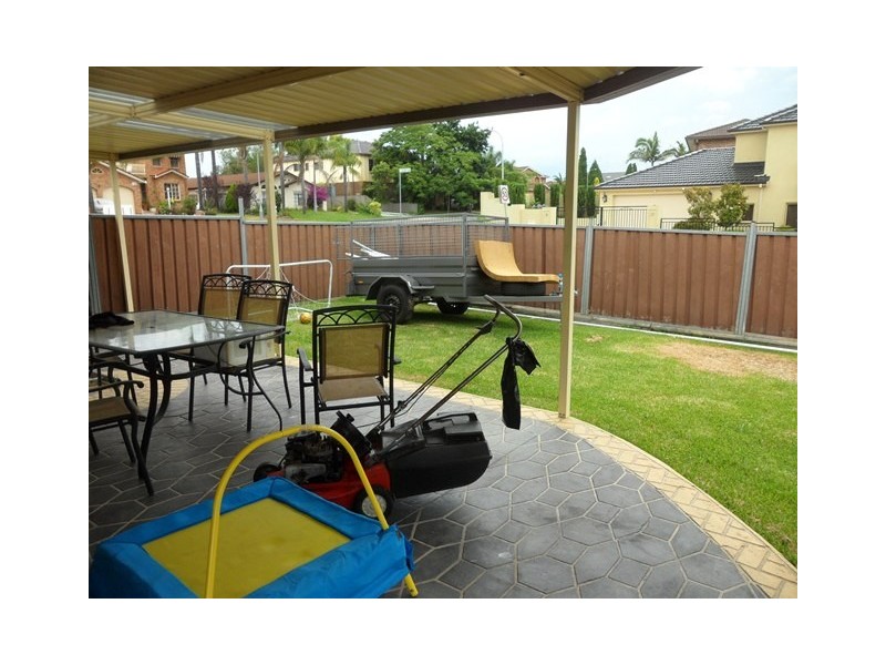 Edensor Park NSW 2176