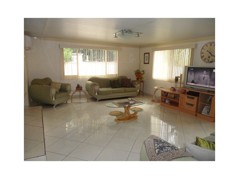 Fairfield West NSW 2165