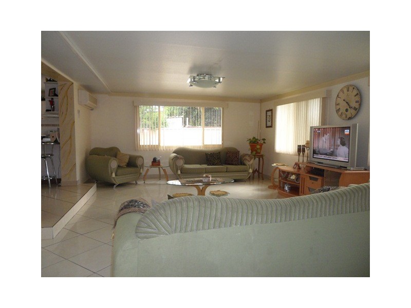 Fairfield West NSW 2165