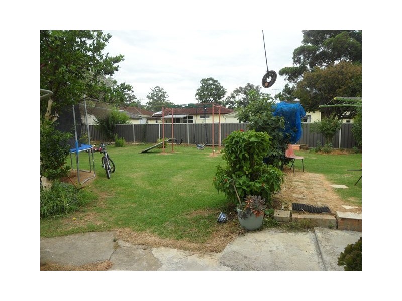 Fairfield West NSW 2165