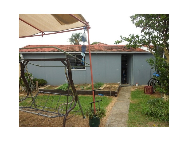 Fairfield West NSW 2165