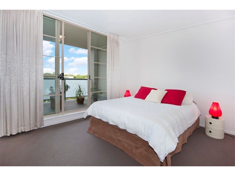 228 Moore Park Road, Paddington NSW 2021