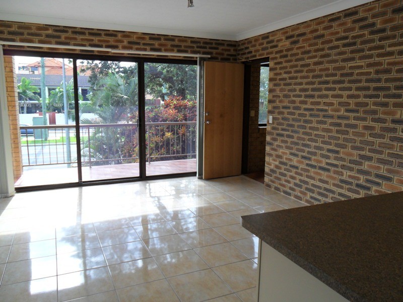 14 TE PETERS DR, Broadbeach Waters QLD 4218