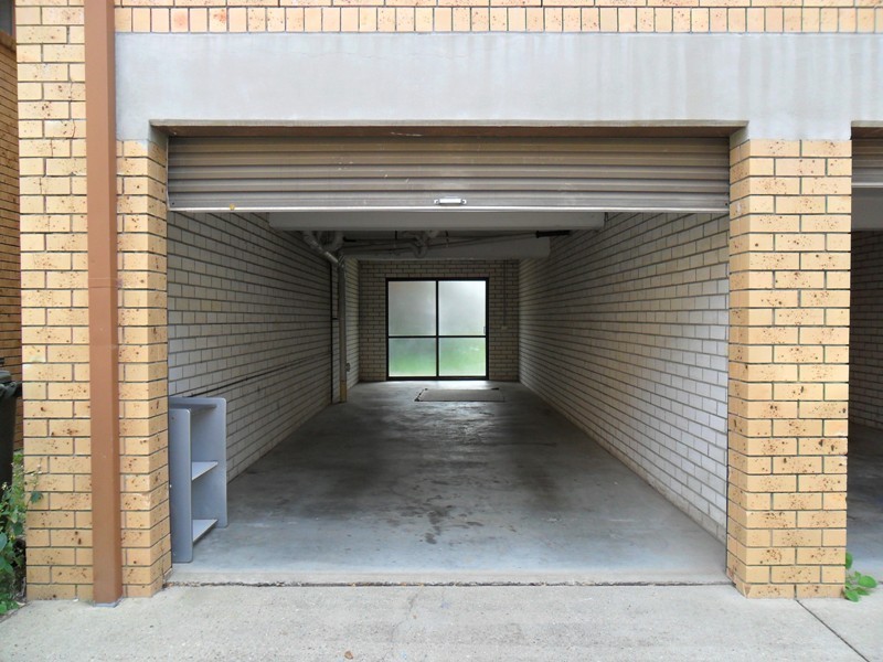 14 TE PETERS DR, Broadbeach Waters QLD 4218