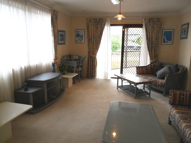 2/33 SURFERS AVE, Mermaid Beach QLD 4218