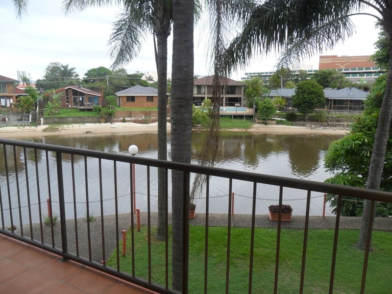 2/33 SURFERS AVE, Mermaid Beach QLD 4218