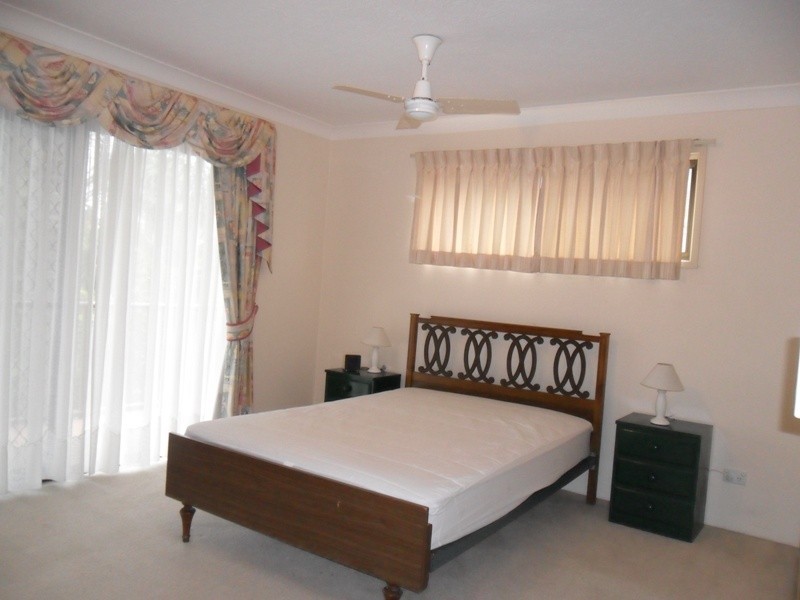 2/33 SURFERS AVE, Mermaid Beach QLD 4218