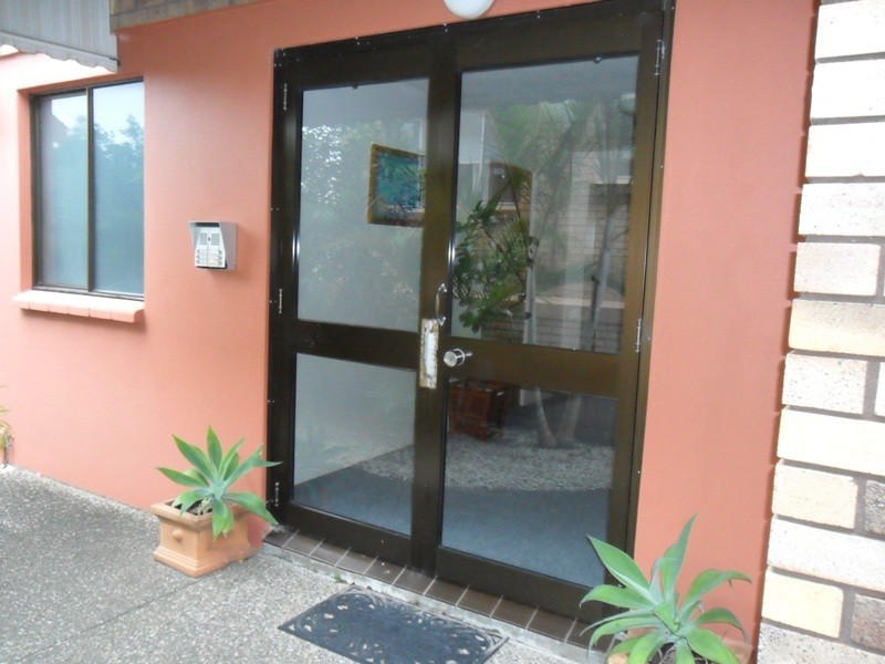 2/33 SURFERS AVE, Mermaid Beach QLD 4218