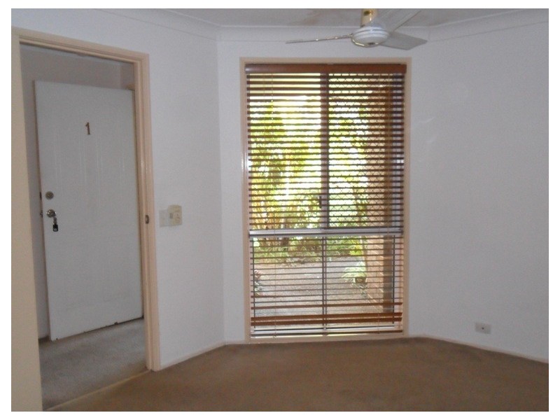 1/32 GLEN EAGLES DR, Robina QLD 4226