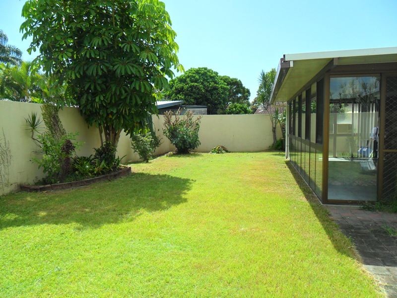 24 HOKITIKA ST, Broadbeach Waters QLD 4218