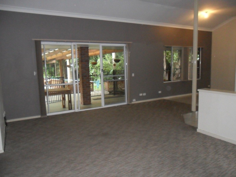 21 WHITIAN DR, Carrara QLD 4211