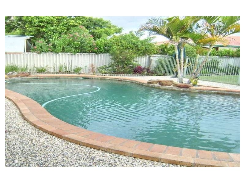114 Sunshine Blvd, Mermaid Waters QLD 4218