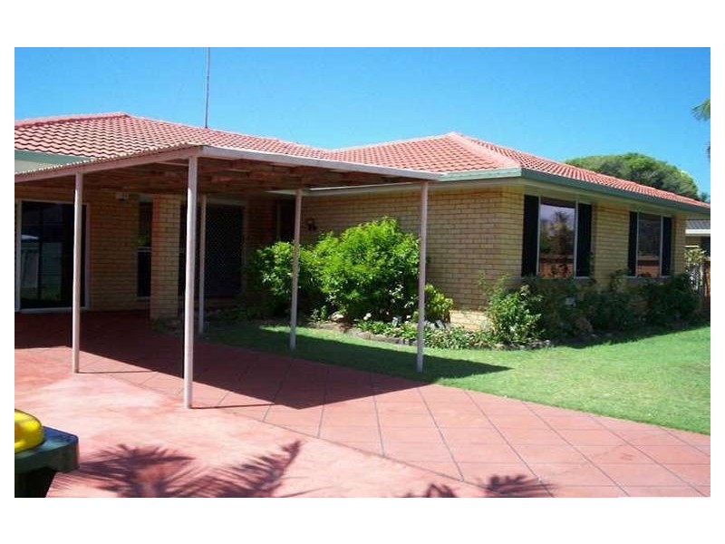 114 Sunshine Blvd, Mermaid Waters QLD 4218