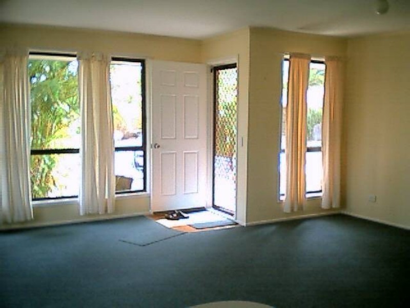 5 GLADFUL CRT, Varsity Lakes QLD 4227