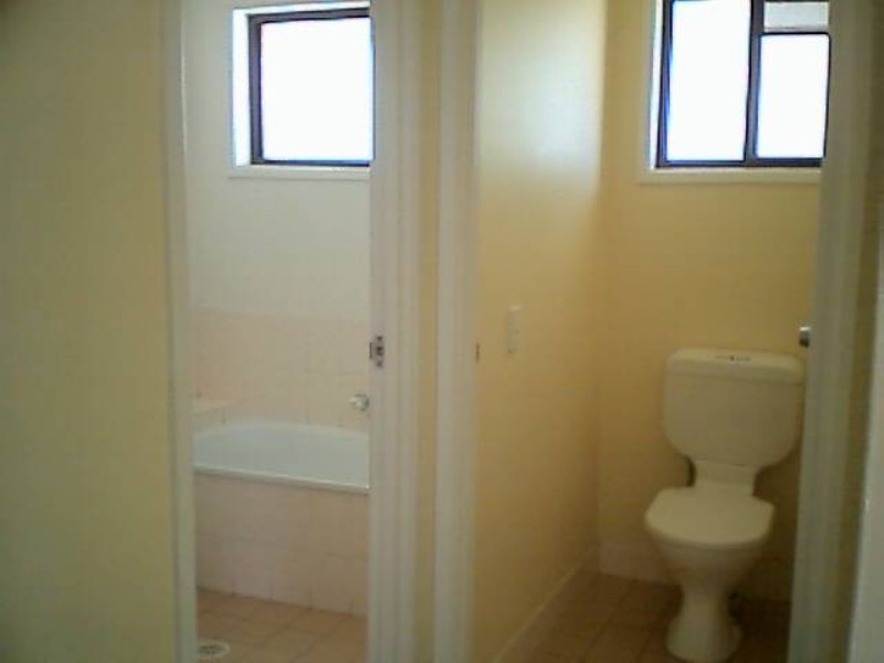 5 GLADFUL CRT, Varsity Lakes QLD 4227