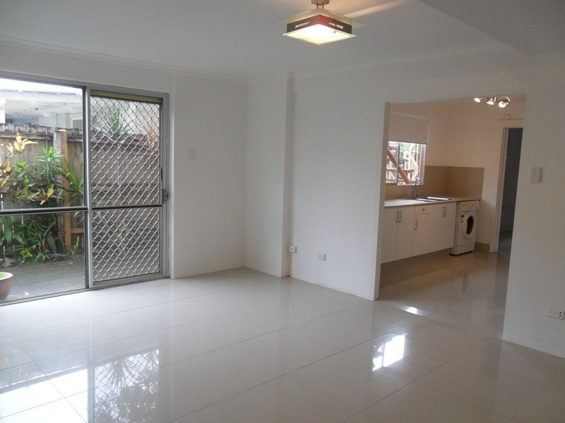 1/6 ADORI ST, Surfers Paradise QLD 4217