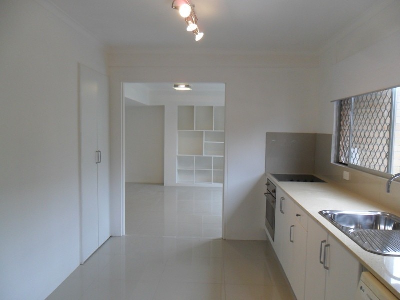 1/6 ADORI ST, Surfers Paradise QLD 4217