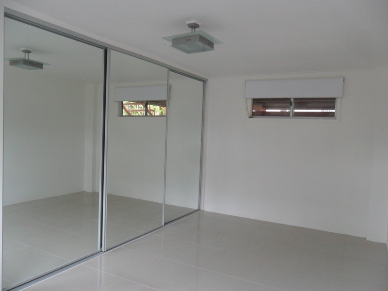 1/6 ADORI ST, Surfers Paradise QLD 4217