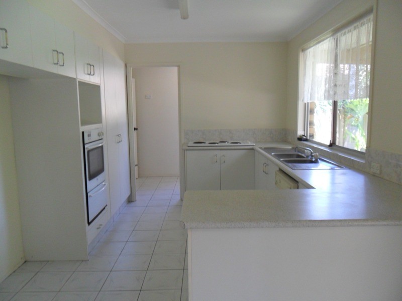 28 WAITOMO ST, Broadbeach Waters QLD 4218