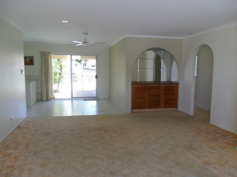 28 WAITOMO ST, Broadbeach Waters QLD 4218