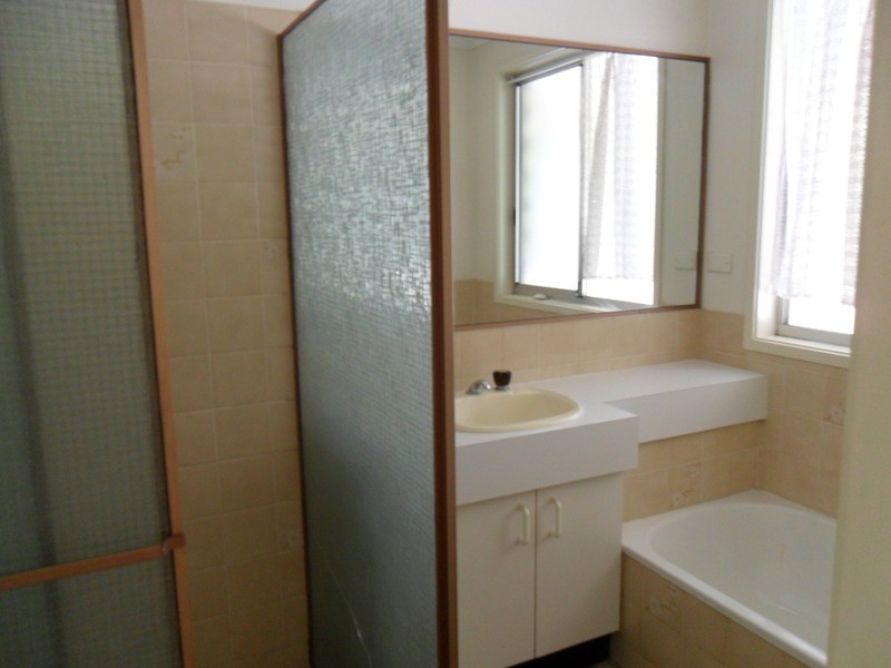 28 WAITOMO ST, Broadbeach Waters QLD 4218