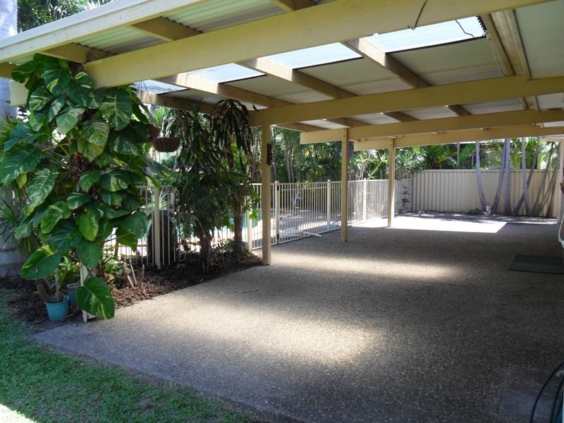 28 WAITOMO ST, Broadbeach Waters QLD 4218
