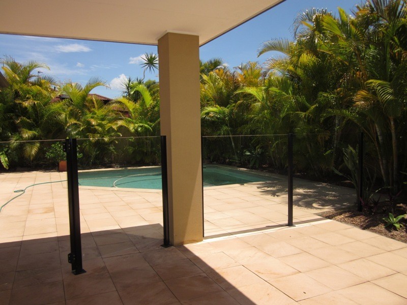 Clear Island Waters QLD 4226