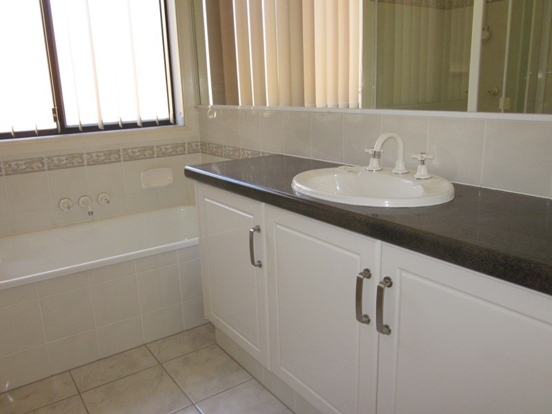 Clear Island Waters QLD 4226