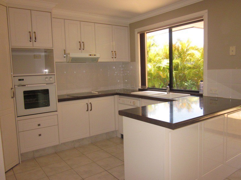 Clear Island Waters QLD 4226