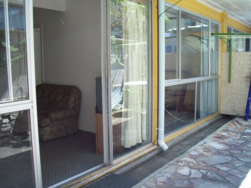 2/18 LEONARD AVE, Surfers Paradise QLD 4217