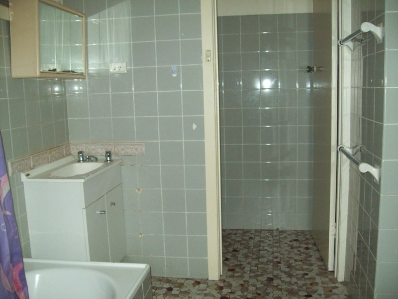 2/18 LEONARD AVE, Surfers Paradise QLD 4217