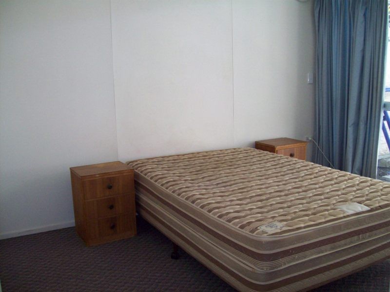 2/18 LEONARD AVE, Surfers Paradise QLD 4217