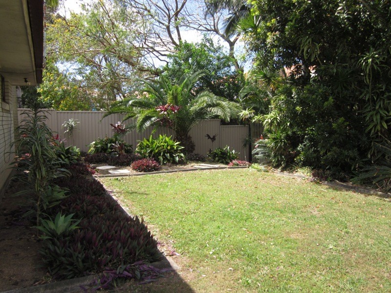 23 ALEC AVE, Mermaid Waters QLD 4218