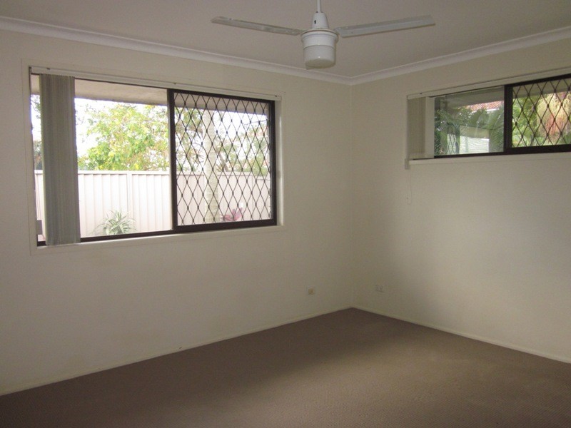 23 ALEC AVE, Mermaid Waters QLD 4218