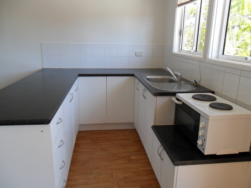 6/34 ARMRICK AVE, Broadbeach QLD 4218