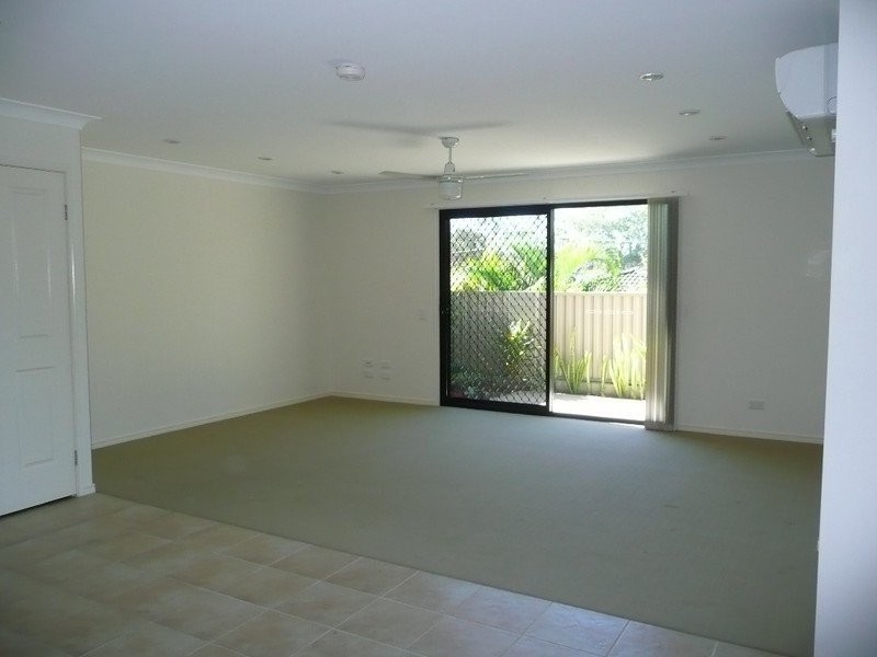 2/52 DOLPHIN AVE, Mermaid Beach QLD 4218