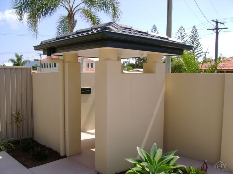 2/52 DOLPHIN AVE, Mermaid Beach QLD 4218