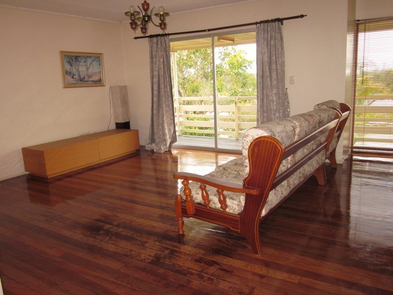 137 BENOWA RD, Southport QLD 4215