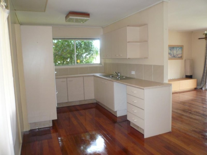 137 BENOWA RD, Southport QLD 4215