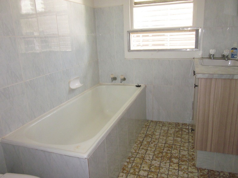 19 FERNY FAIRWAY, Burleigh Heads QLD 4220