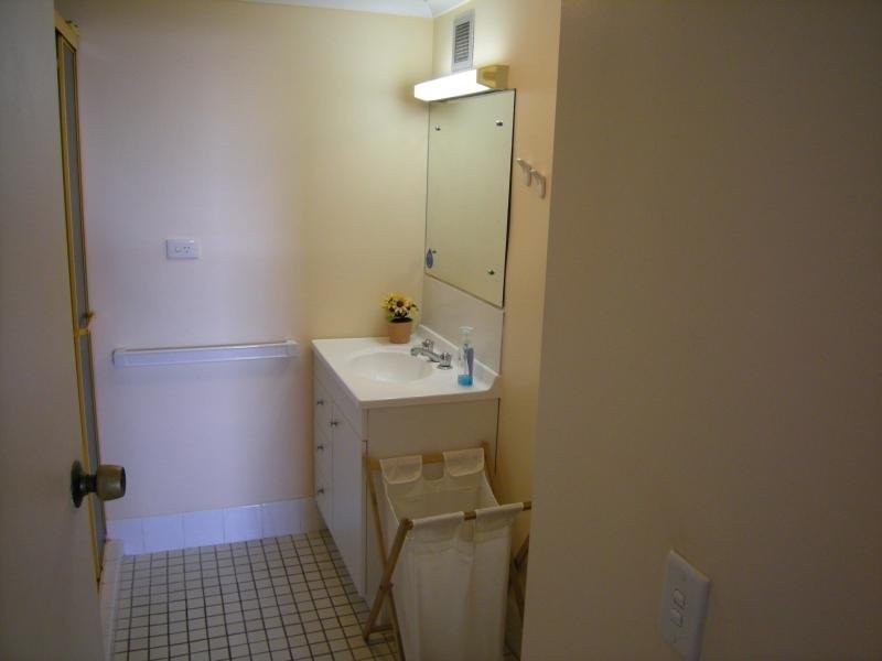 Clear Island Waters QLD 4226