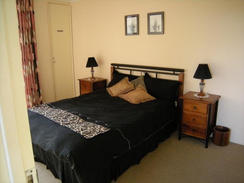 Clear Island Waters QLD 4226