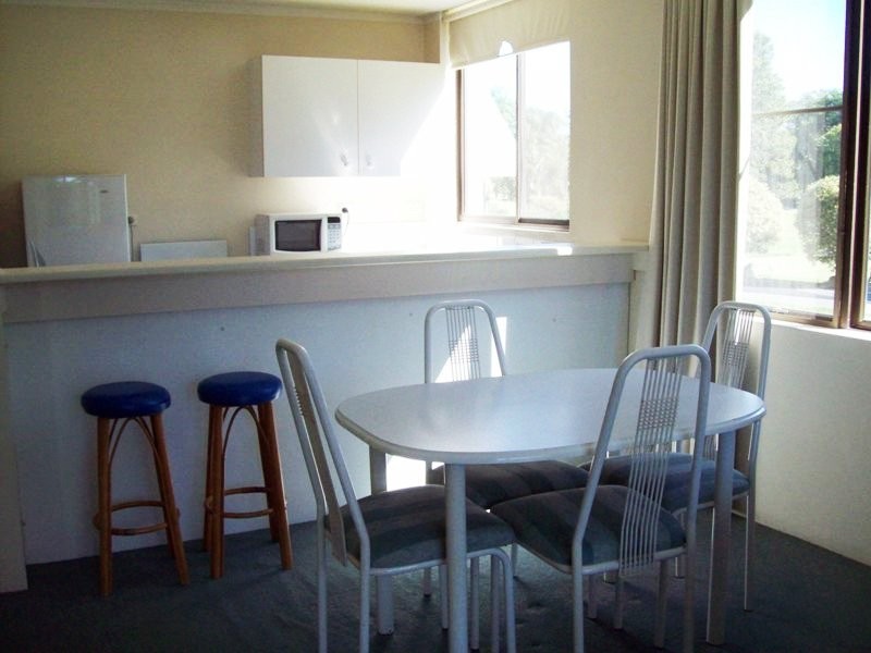 5w/11 FAIRWAY DR, Clear Island Waters QLD 4226