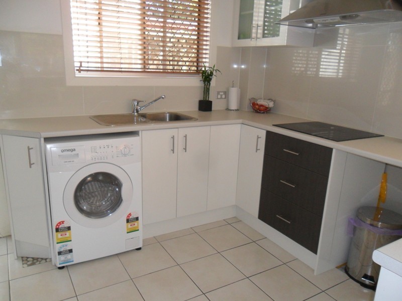 1/198b Hedges Ave, Mermaid Beach QLD 4218